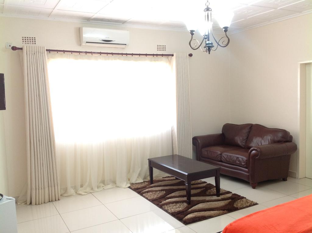 Cypress Executive Lodge ليفينغستون الغرفة الصورة
